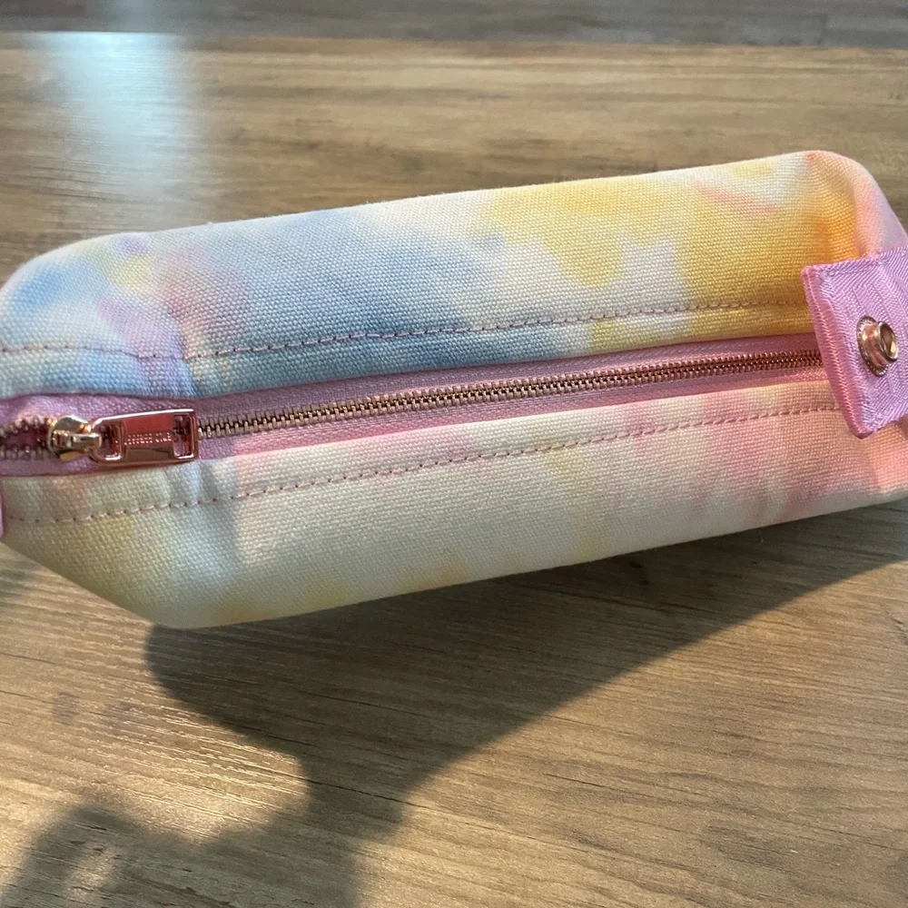 Jeffree Star 11x7” adjustable